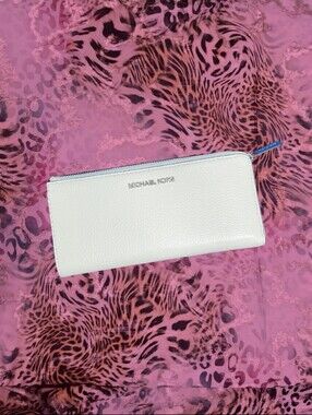 NWT Michael Kors Jet Set Travel Continental Wallet White